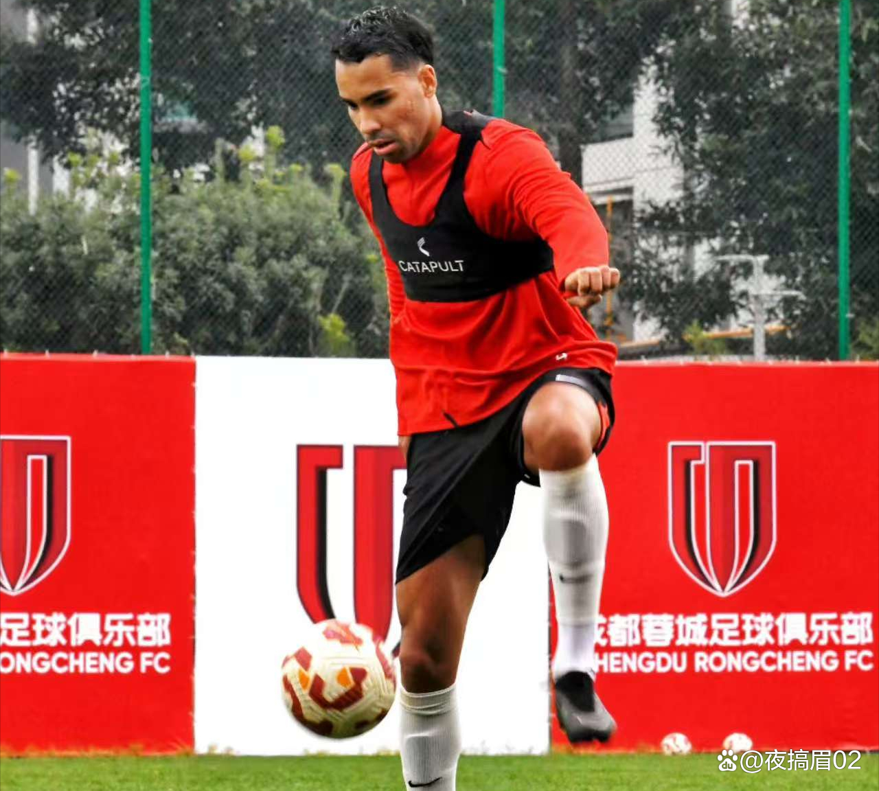 包含3-1，2-0！中甲悲喜夜！两大豪门翻车，积分榜又乱了：大连返前十的词条